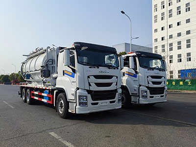 Un camion aspirateur à jet d'eau ISUZU est arrivé aux Émirats arabes unis
