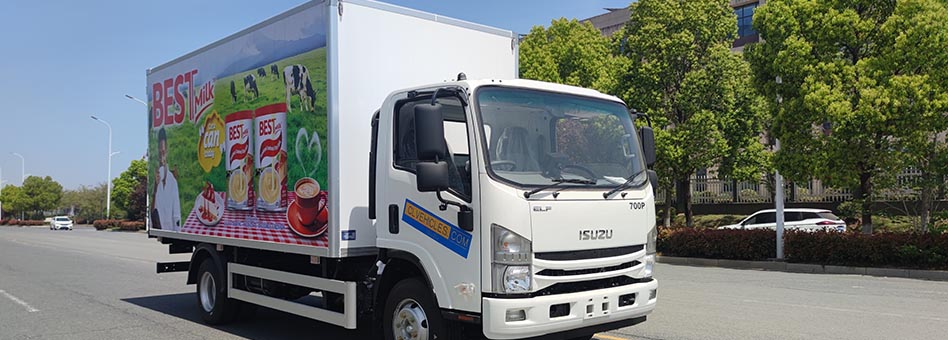 Un camion frigorifique ISUZU ELF 190 CV est arrivé à Grenade