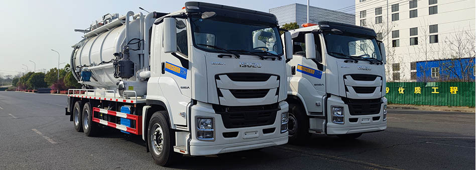 Un camion aspirateur à jet d'eau ISUZU est arrivé aux Émirats arabes unis